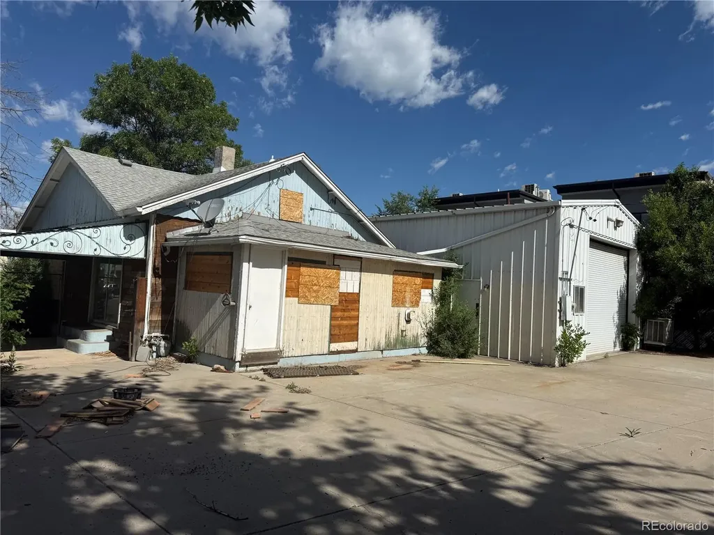 2292 S Delaware Street Denver CO 80223