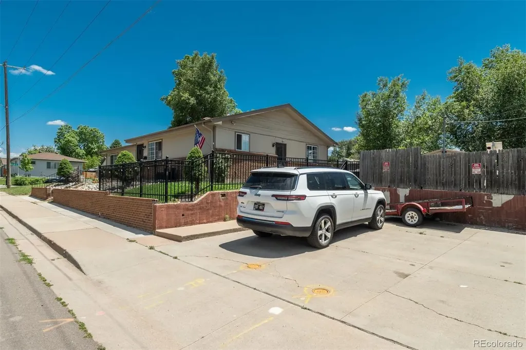 4701 & 4703 S Lincoln Street Englewood CO 80113