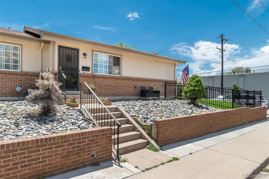 4701 & 4703 S Lincoln Street Englewood CO 80113