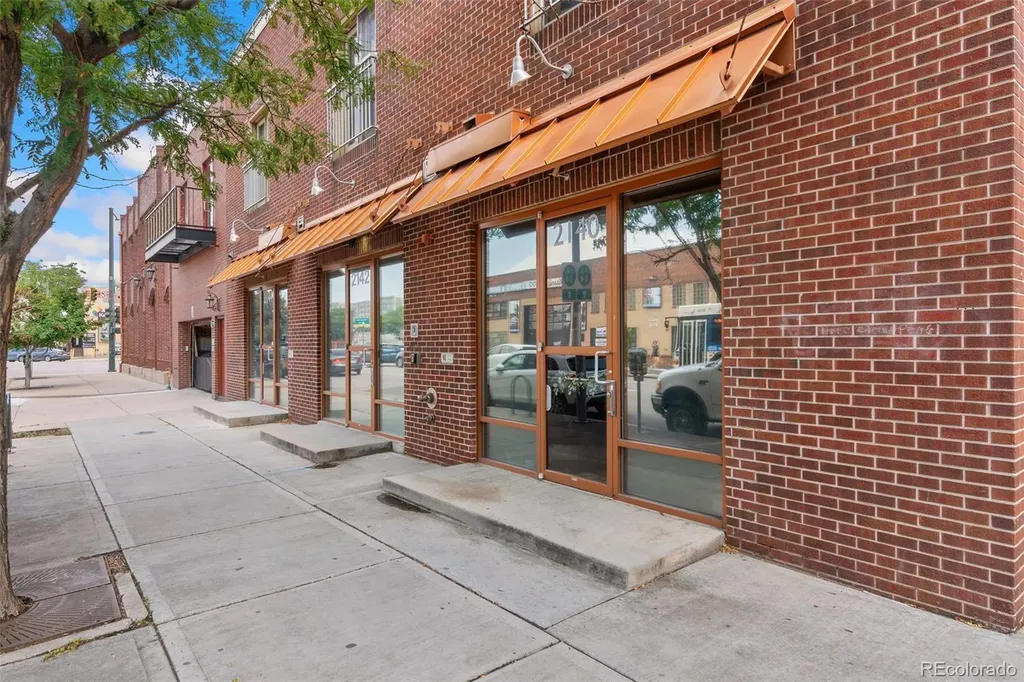 Denver CO, 2142 Curtis Street, Unit 101