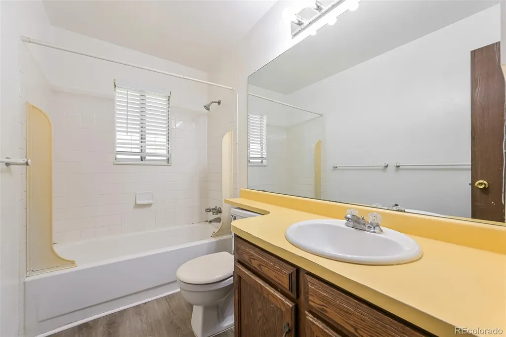 1140 S Kittredge Street Aurora CO 80017