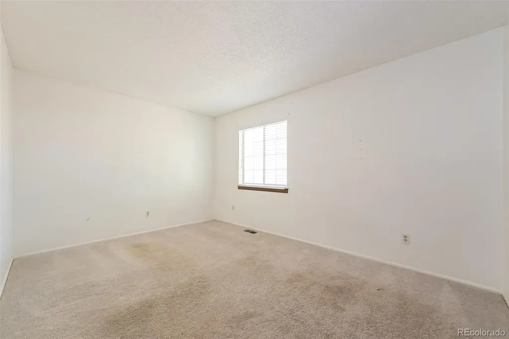 1140 S Kittredge Street Aurora CO 80017