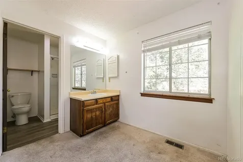 1140 S Kittredge Street Aurora CO 80017