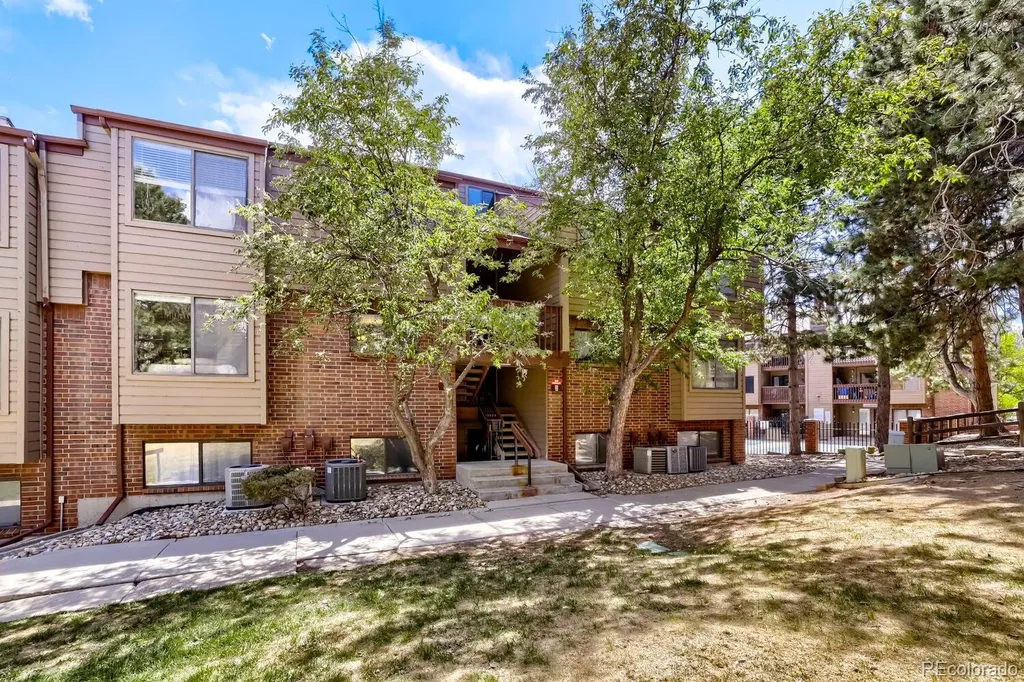326 Wright Street Lakewood CO 80228