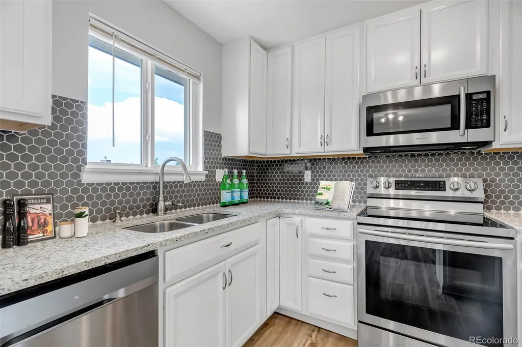 1589 S Lewiston Street Aurora CO 80017