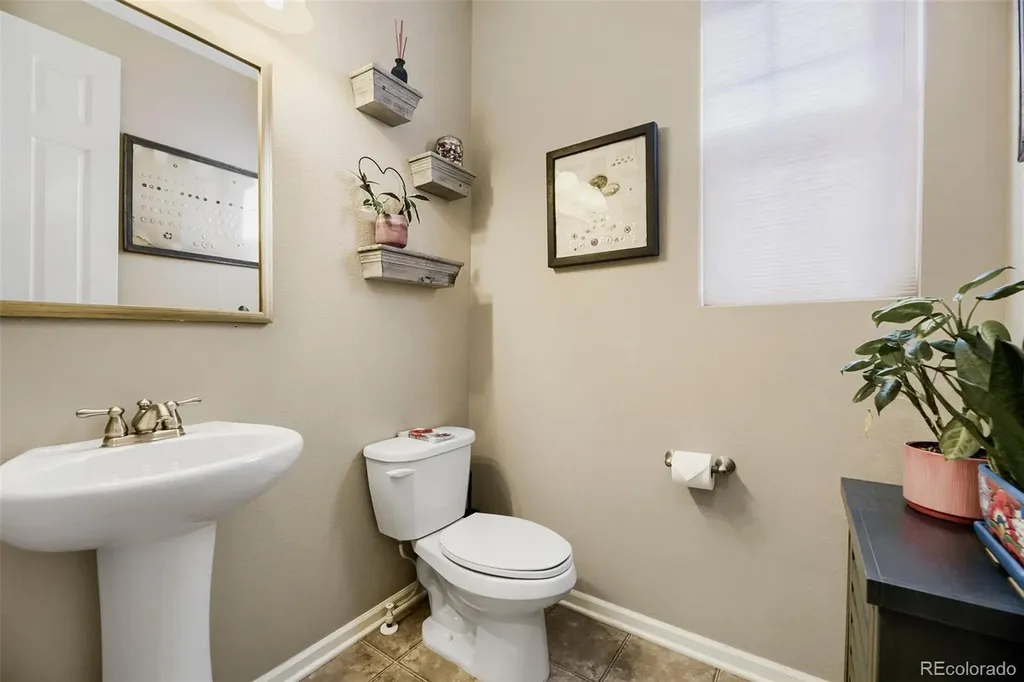 26285 E Frost Place Aurora CO 80016