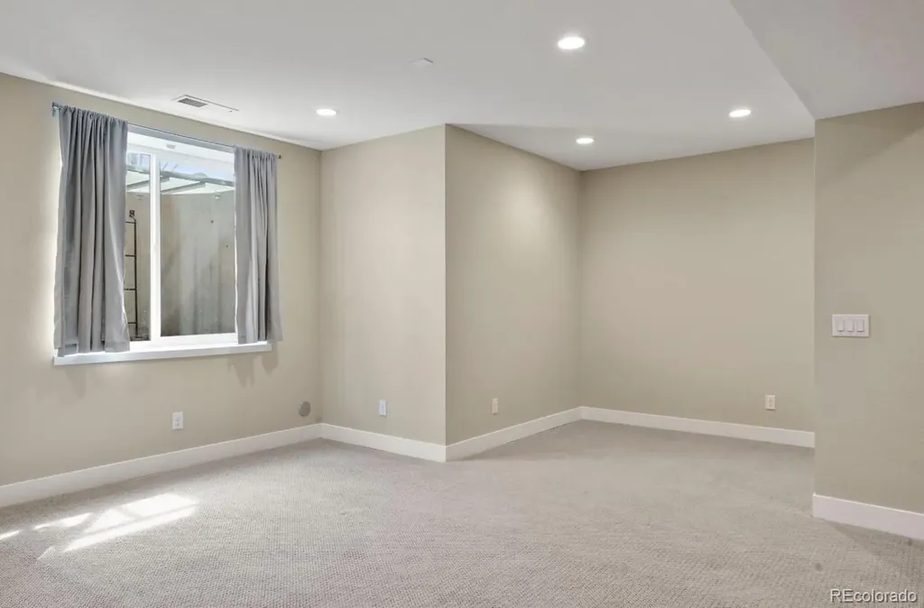 15525 W La Salle Avenue Lakewood CO 80228