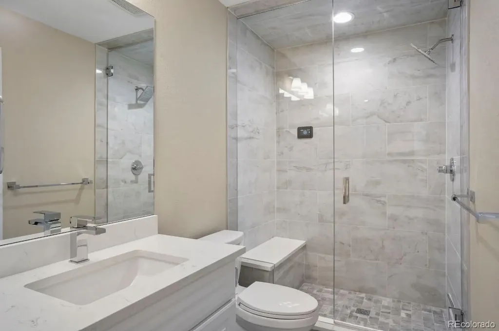 15525 W La Salle Avenue Lakewood CO 80228