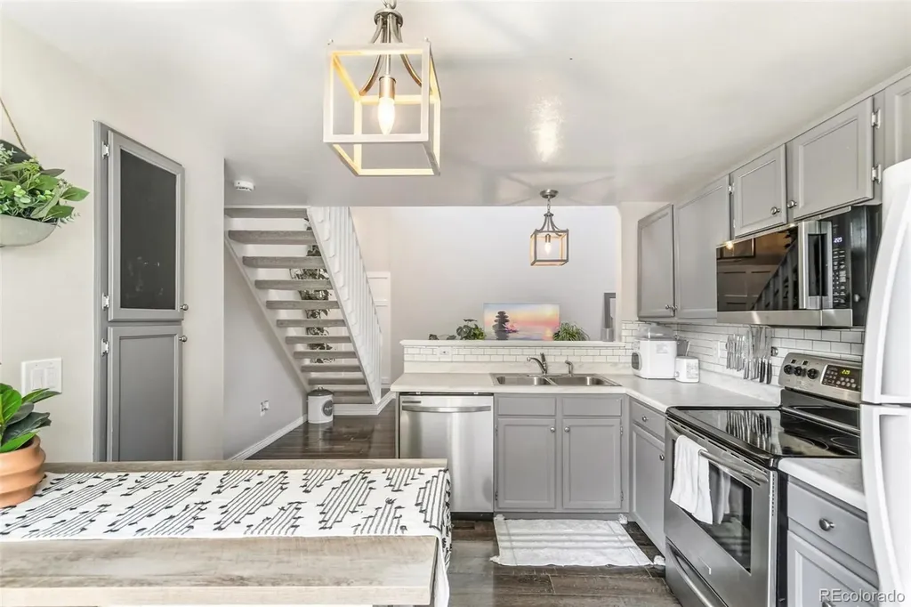 8918 W Plymouth Avenue Littleton CO 80128