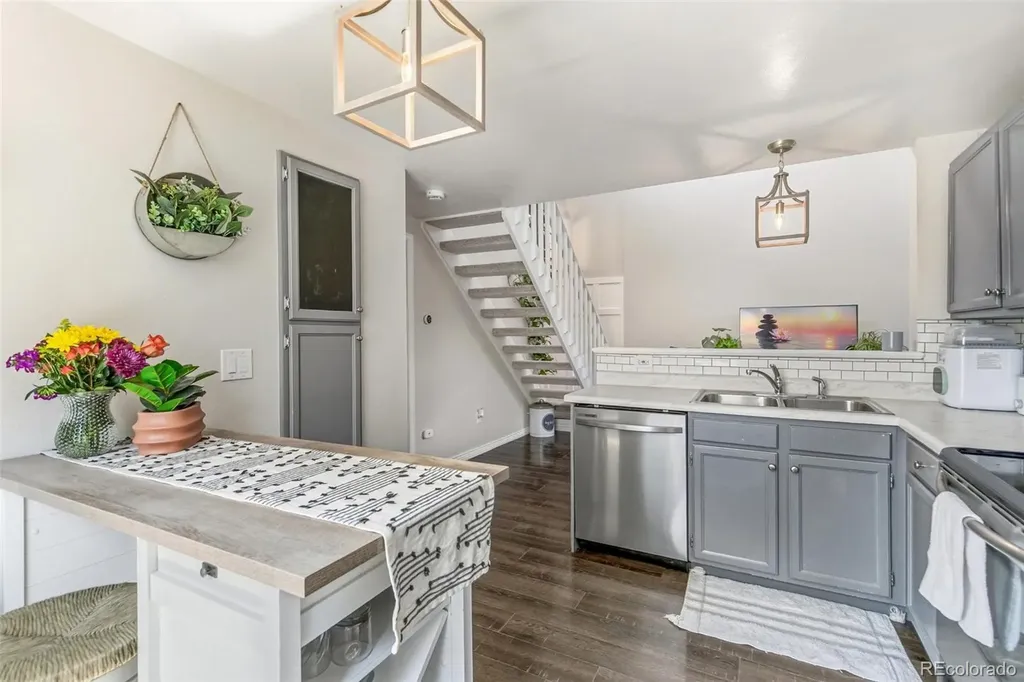 8918 W Plymouth Avenue Littleton CO 80128