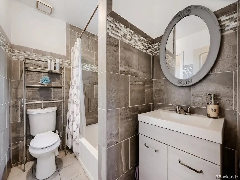 247 Wadsworth Circle Longmont CO 80504