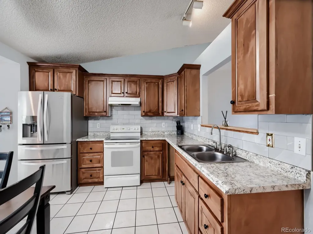 247 Wadsworth Circle Longmont CO 80504