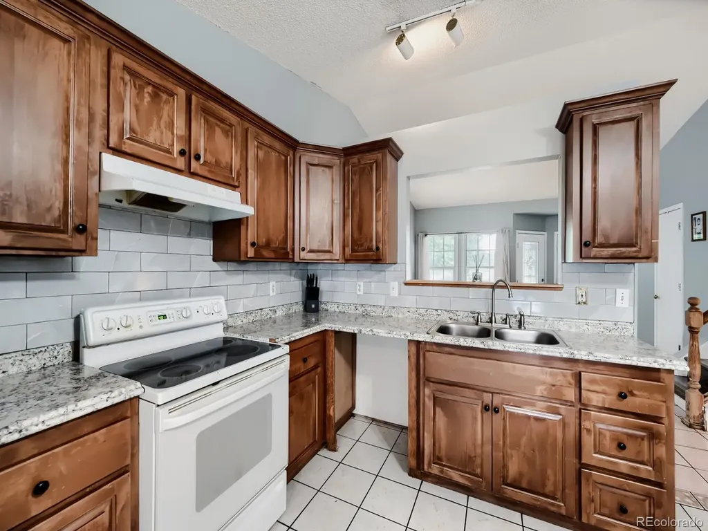 247 Wadsworth Circle Longmont CO 80504