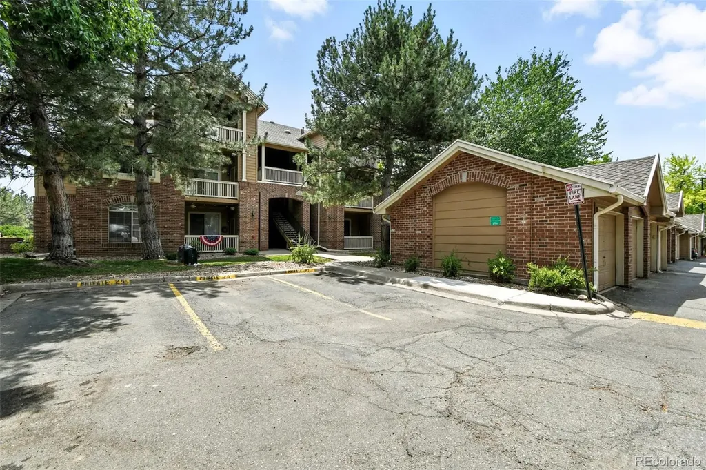 1681 W Canal Circle Littleton CO 80120
