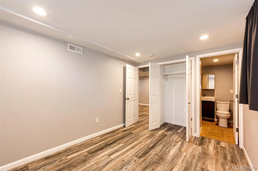 6724 S Ash Way Centennial CO 80122