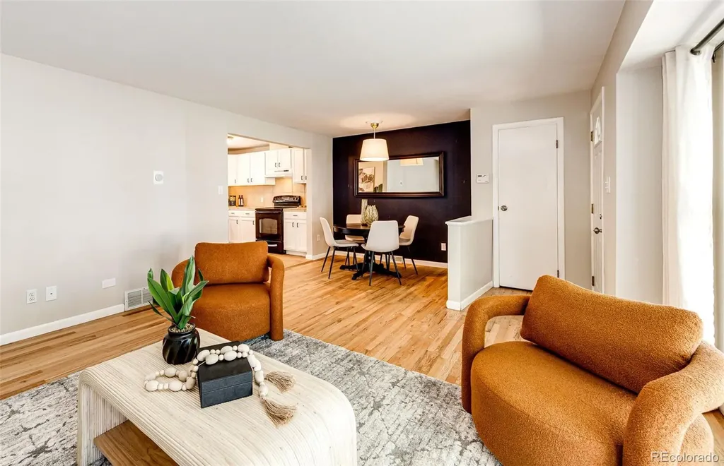 6724 S Ash Way Centennial CO 80122