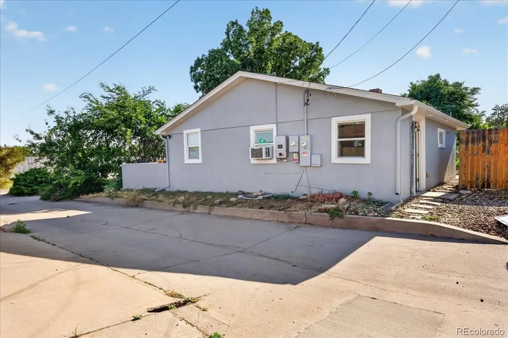 4814 Irving Street Denver CO 80221