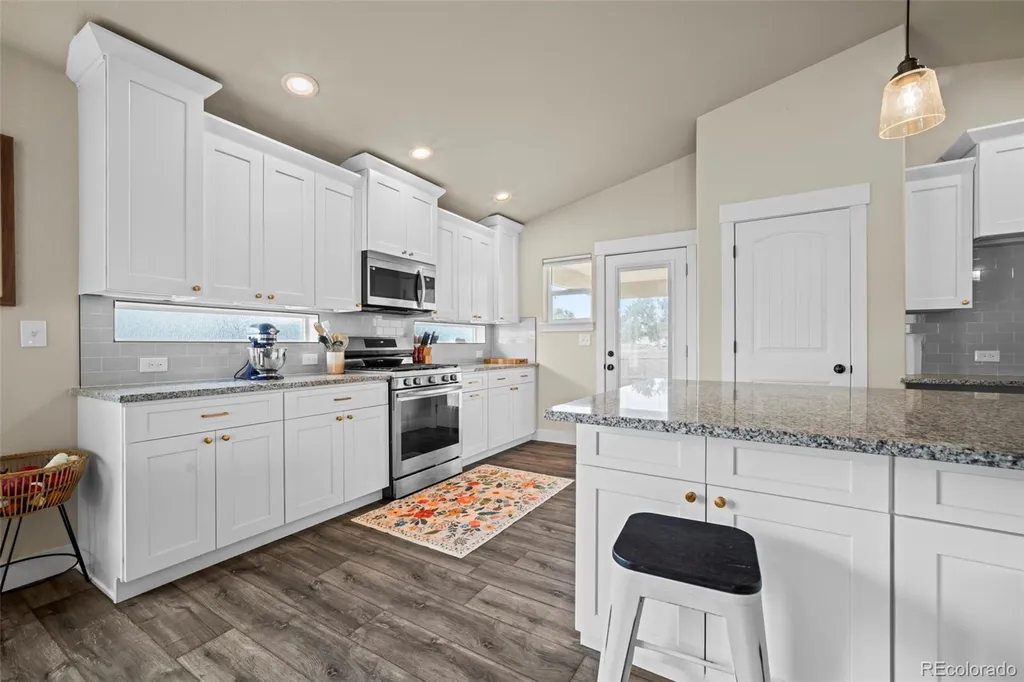5545 Drake Way Longmont CO 80504