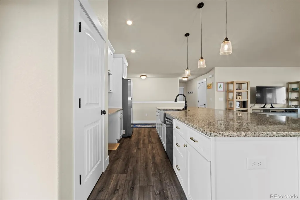 5545 Drake Way Longmont CO 80504