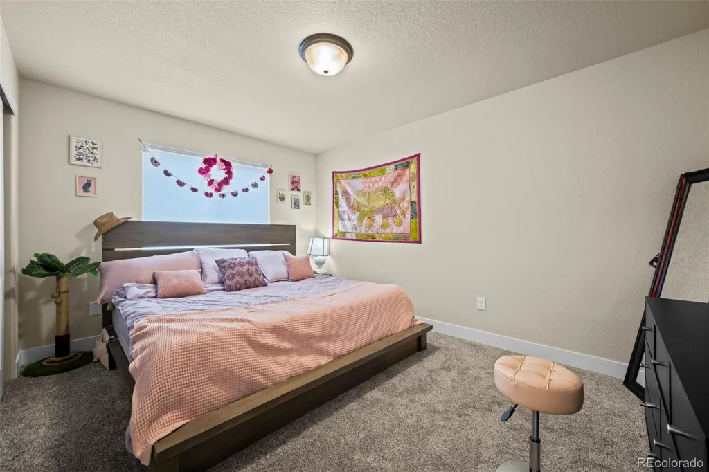 5545 Drake Way Longmont CO 80504