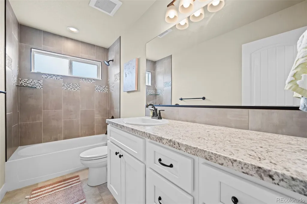 5545 Drake Way Longmont CO 80504