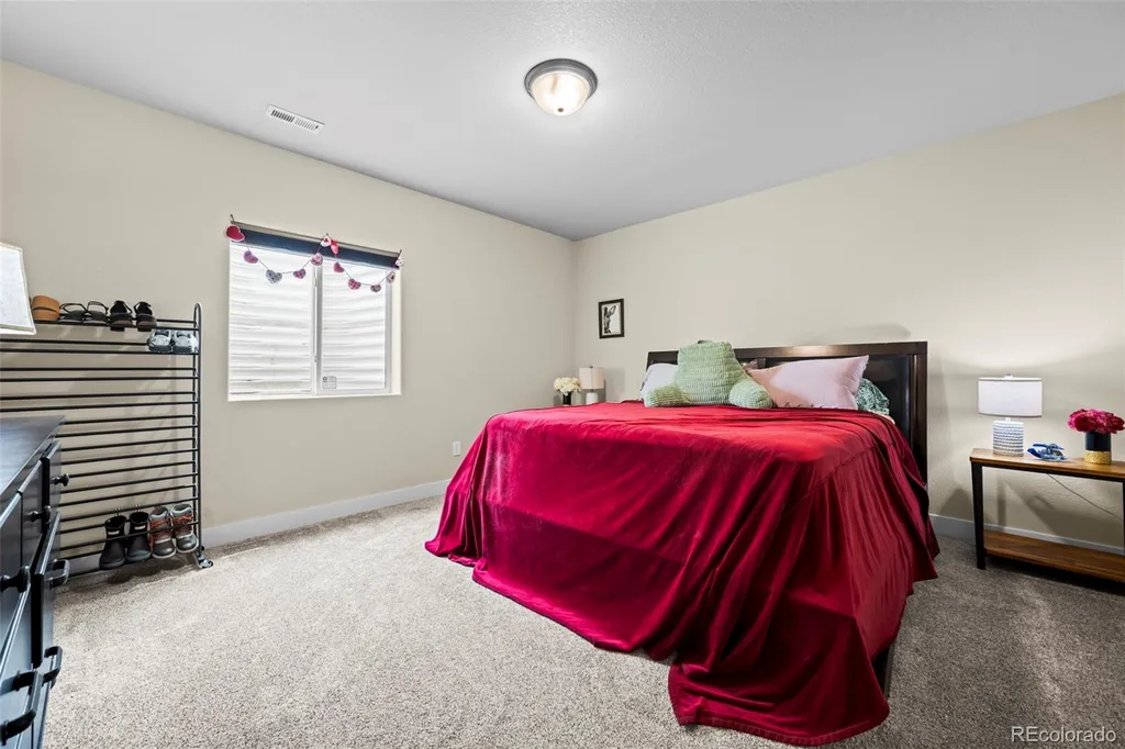 5545 Drake Way Longmont CO 80504