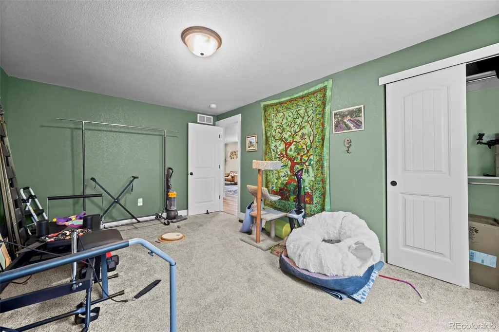 5545 Drake Way Longmont CO 80504