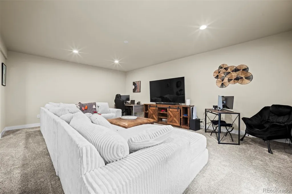 5545 Drake Way Longmont CO 80504