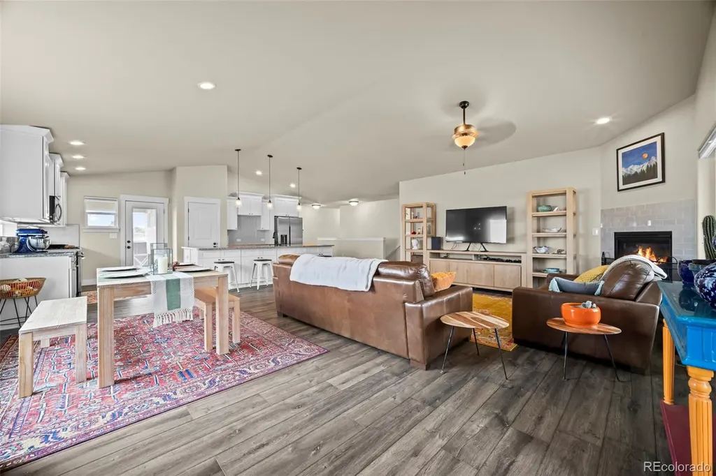 5545 Drake Way Longmont CO 80504