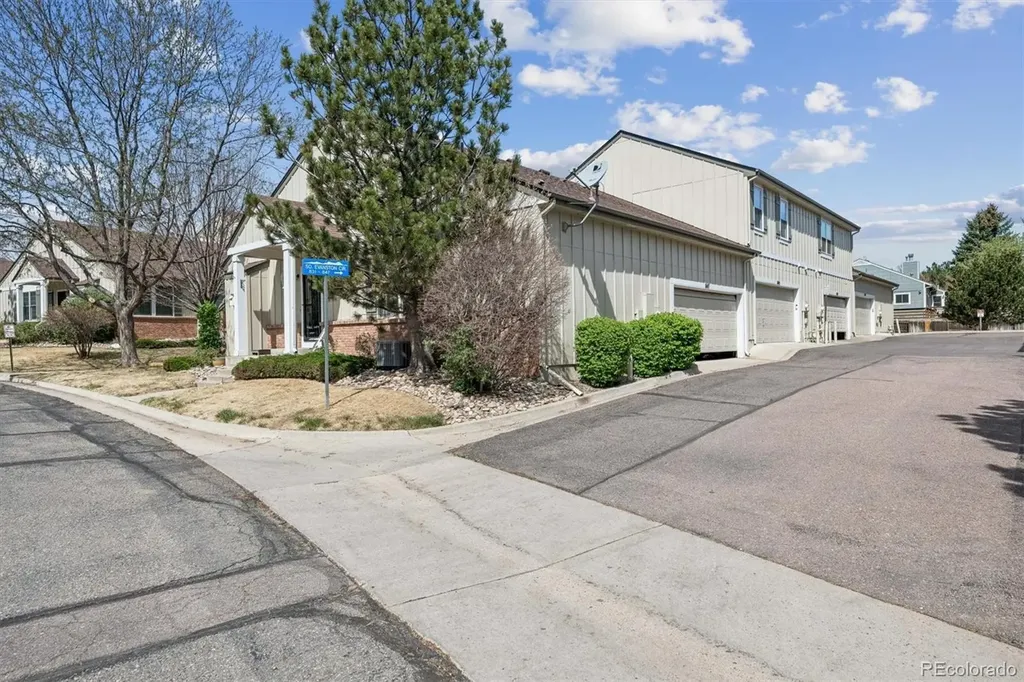 847 S Evanston Circle Aurora CO 80012