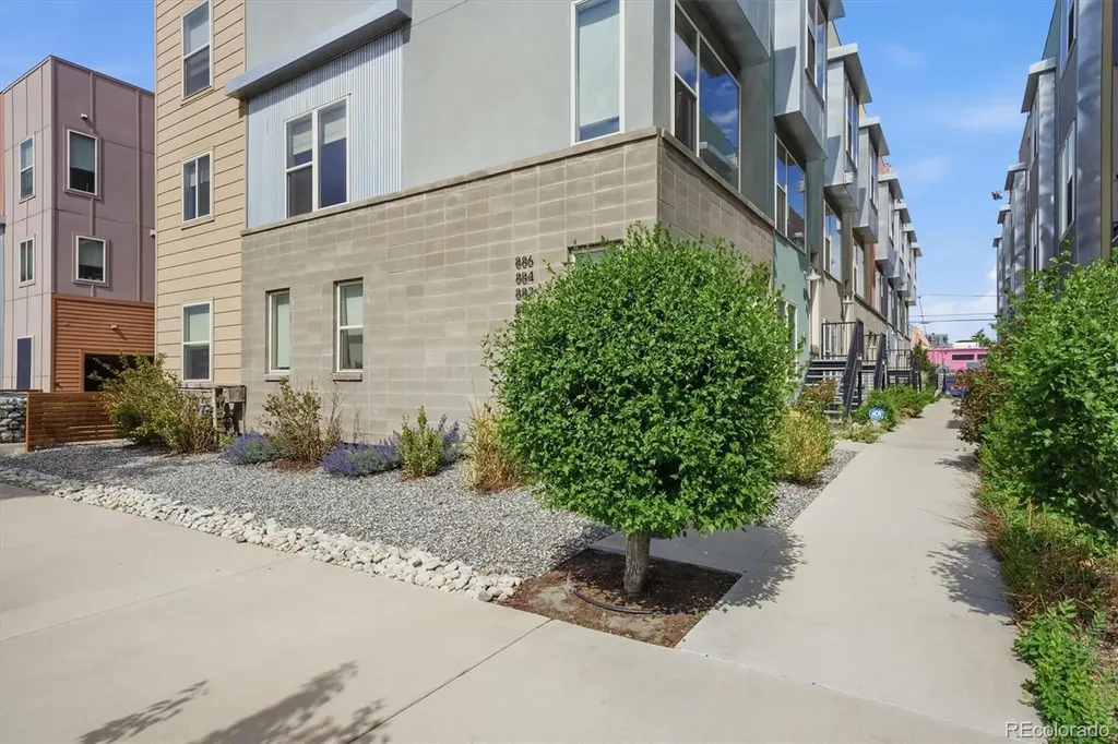 878 Kalamath Street Denver CO 80204