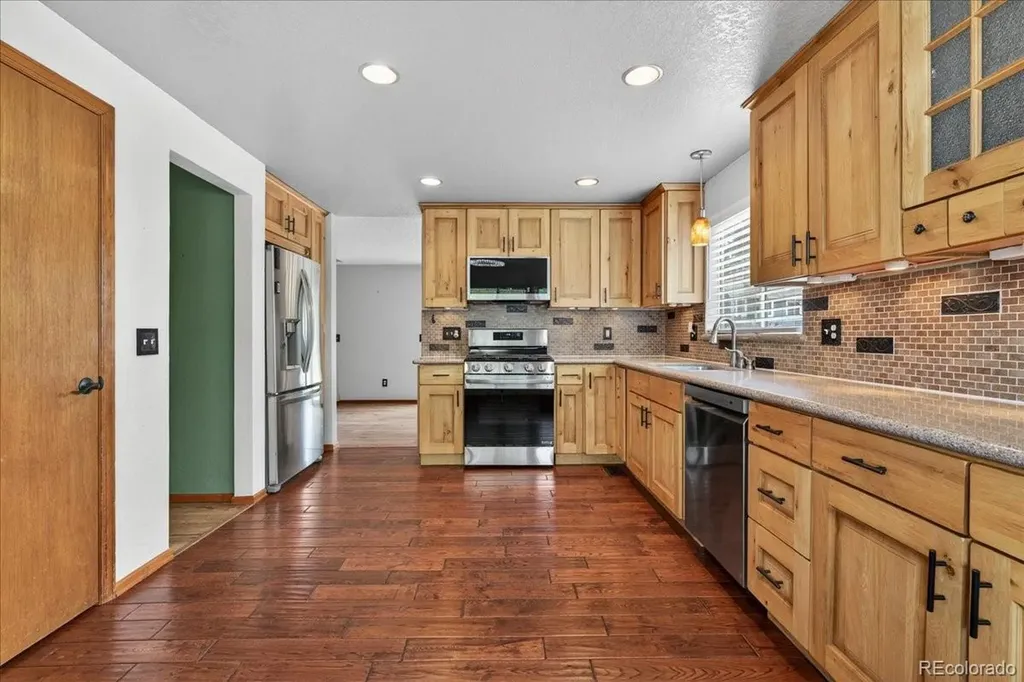 19721 E Stanford Drive Centennial CO 80015