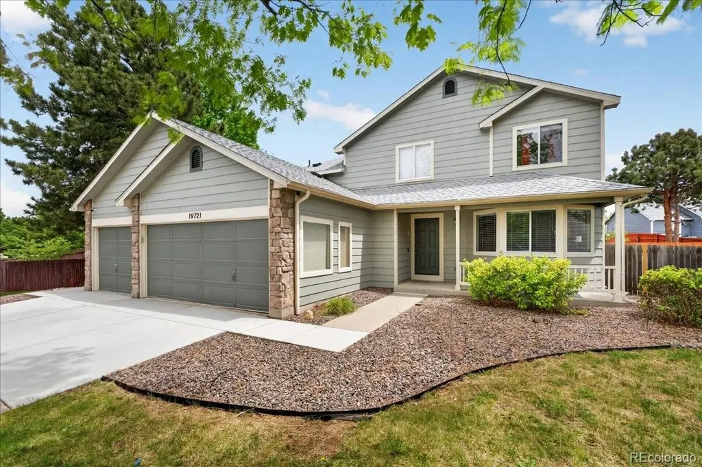 19721 E Stanford Drive Centennial CO 80015