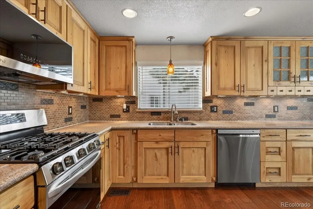 19721 E Stanford Drive Centennial CO 80015