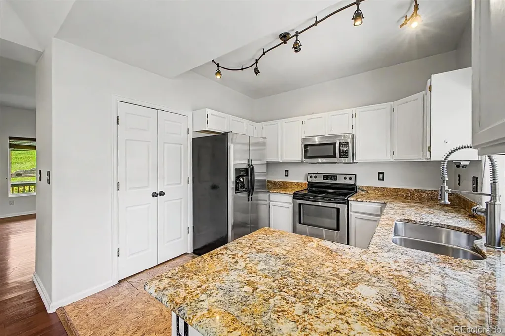 426 Anvil Way Golden CO 80401