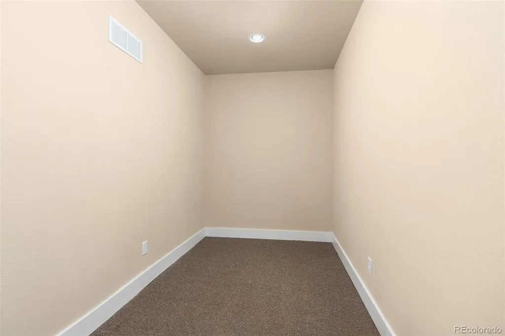 335 Kirkland Lane Johnstown CO 80534