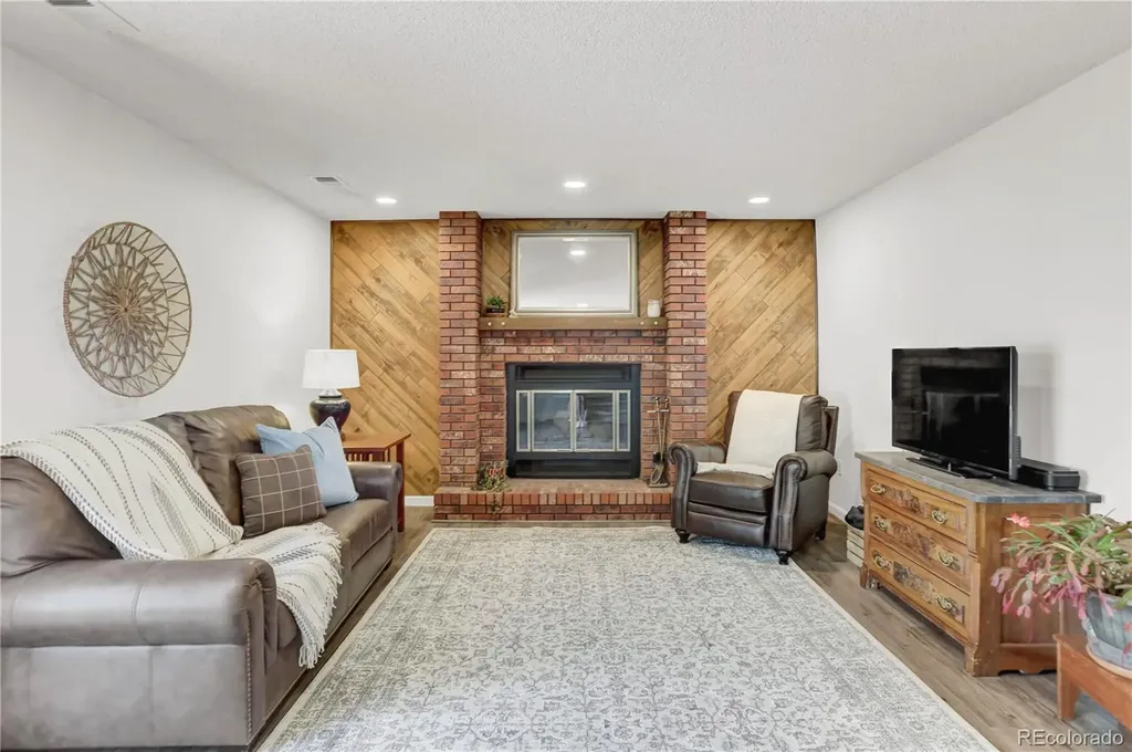 28 Gordon Dr Road Castle Rock CO 80104