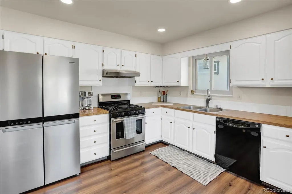 28 Gordon Dr Road Castle Rock CO 80104