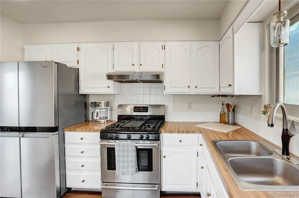 28 Gordon Dr Road Castle Rock CO 80104