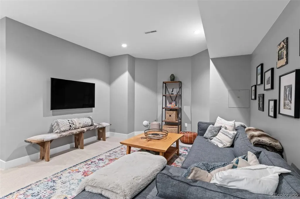 2880 Curtis Street Denver CO 80205