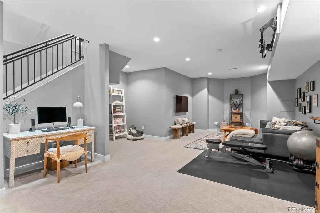 2880 Curtis Street Denver CO 80205