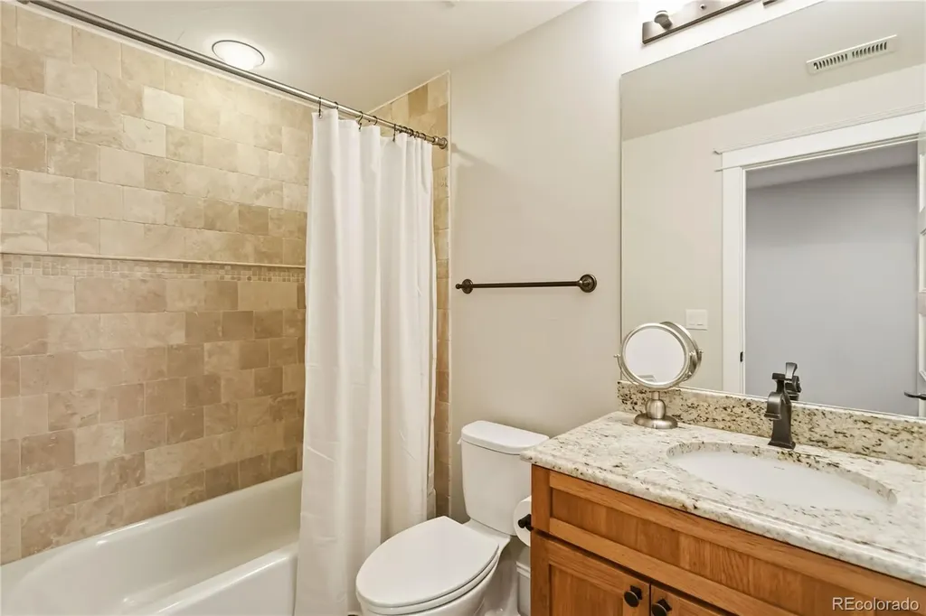1901 S Logan Street Denver CO 80210