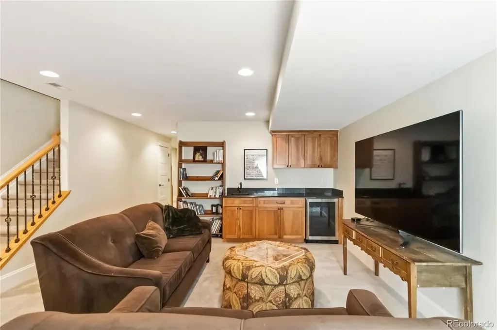 1901 S Logan Street Denver CO 80210