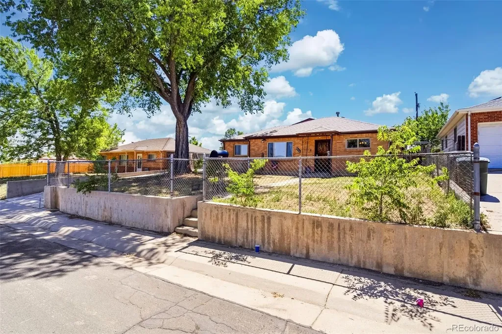 9411 Lilly Court Thornton CO 80229