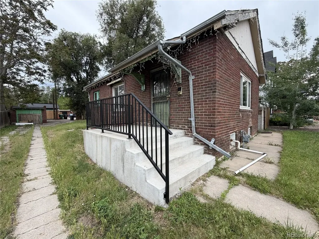 2418 W 38th Avenue Denver CO 80211