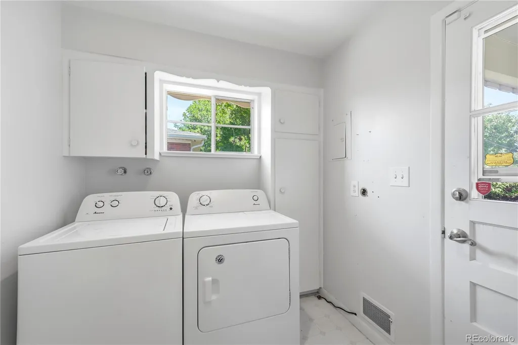 361 Newark Street Aurora CO 80010