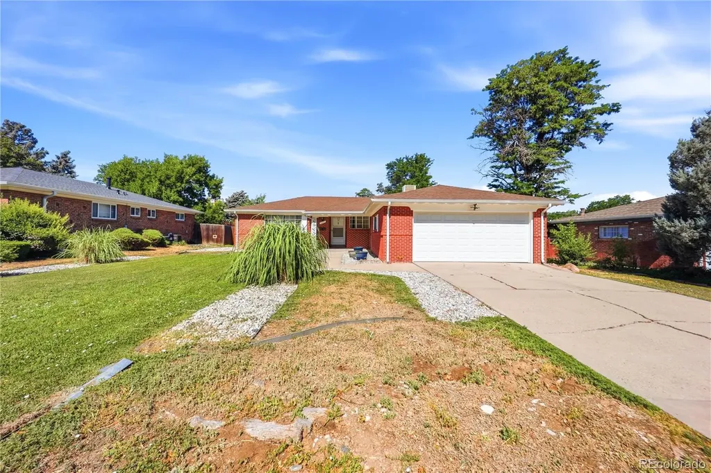 361 Newark Street Aurora CO 80010