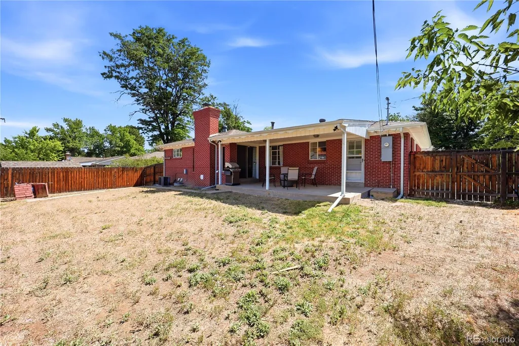 361 Newark Street Aurora CO 80010