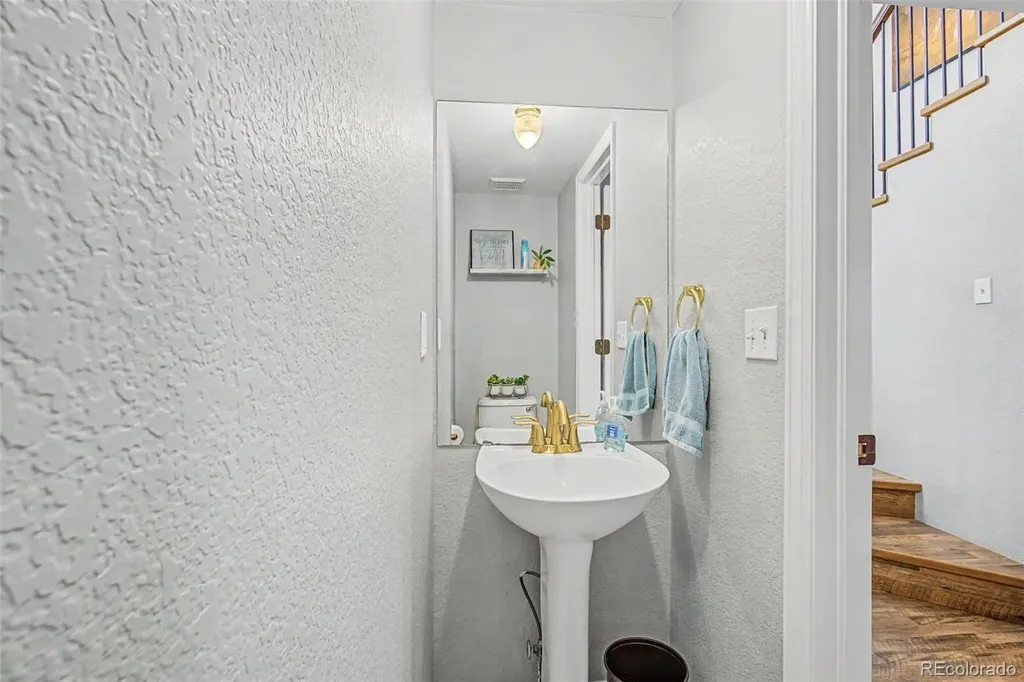 15137 E Nassau Avenue Aurora CO 80014