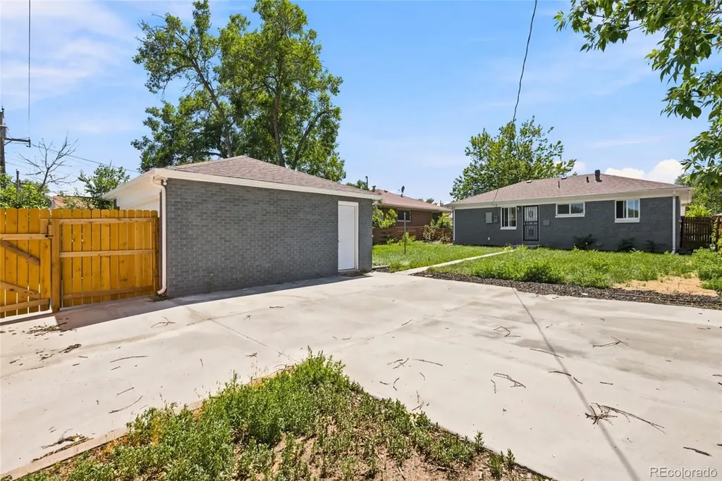 3280 Leyden Street Denver CO 80207